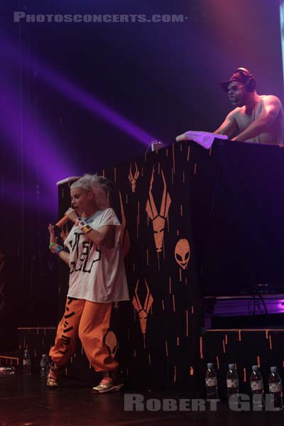 DIE ANTWOORD - 2012-07-06 - PARIS - Le Bataclan - Anri du Toit [Yolandi Visser] - Justin De Nobrega [DJ Hi-Tek]